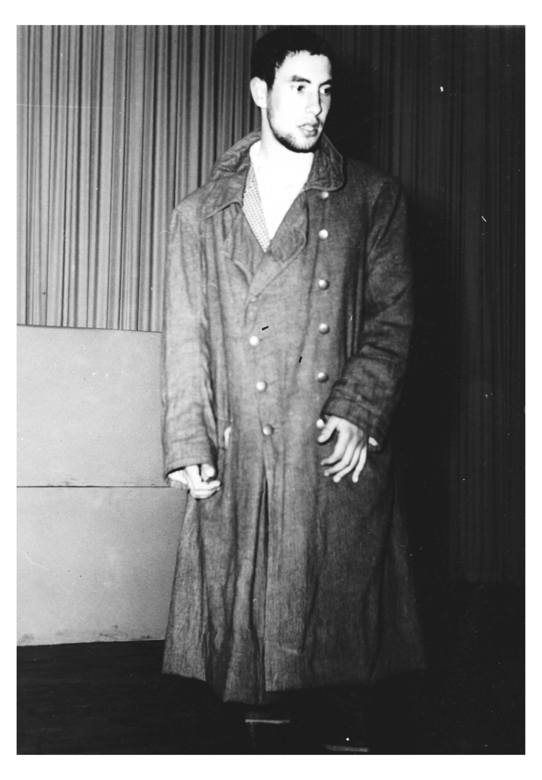 Rolf Dieter Brinkmann spielt in der Schulaufführung von Borcherts Drama die Hauptrolle des Beckmann. Metropol-Theater Vechta (21.10.1957). Foto: Josef Brinkmann