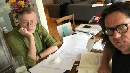 Ralf-Rainer Rygulla und Marco Sagurna während der Arbeit an der Lyrikanthologie "Der Osten leuchtet"